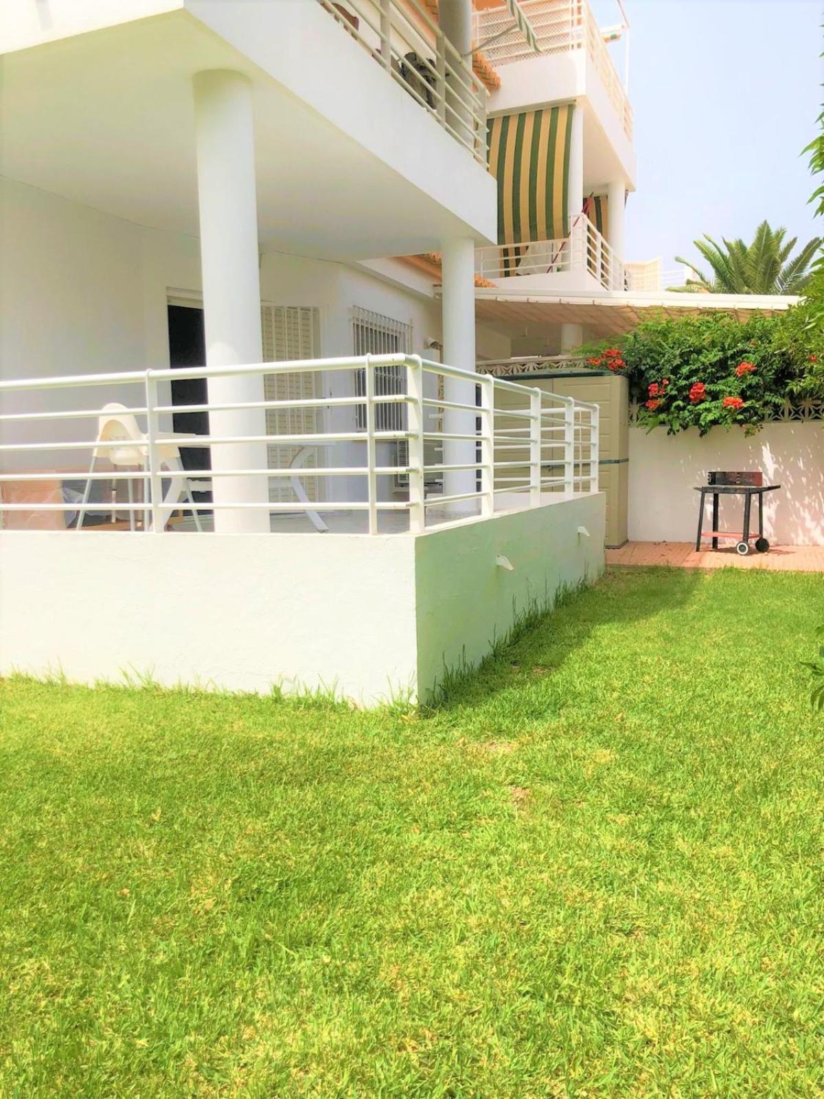 Acogedor Con Terraza Y Jardin *